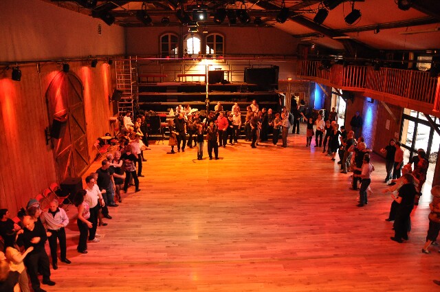 min 2009 11 29 station danse 083
